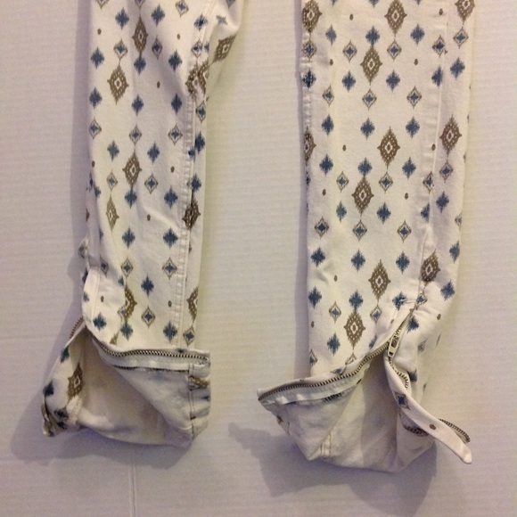 Zara Trafaluc Jeans - Picture 3 of 3